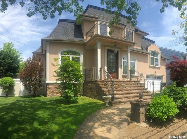 552 Redwood Dr, Cedarhurst, NY 11516