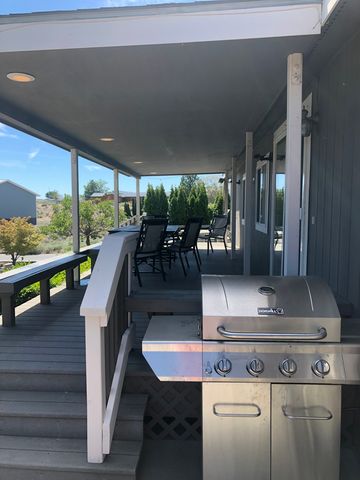 511 Sunset Blvd N, Mattawa, WA 99349