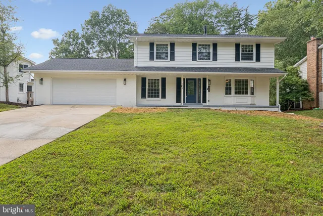 2308 Creek Dr, Alexandria, VA 22308