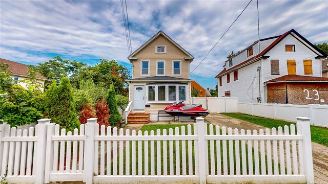 25 Maple Avenue, Hempstead, NY 11550