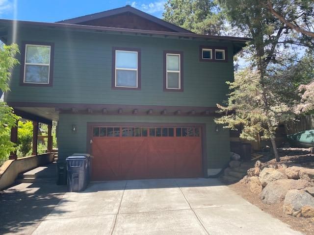 1933 NW Eastes St, Bend, OR 97703