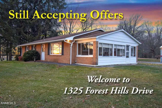1325 Forest Hills Dr, Salix, PA 15952