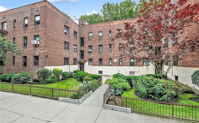 8867 Bay 16th St #1C, Brooklyn, NY 11214