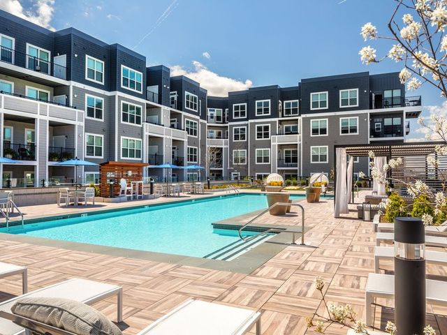 319 Lincoln St #1B-1Ba-738Sqft, Hingham, MA 02043