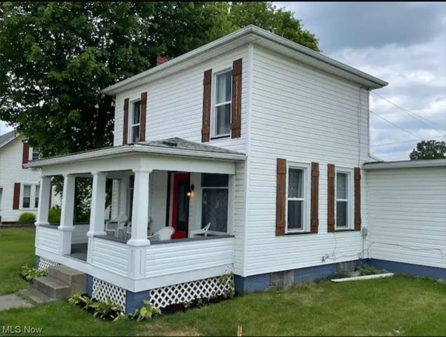5 N  Smith St, Dellroy, OH 44620