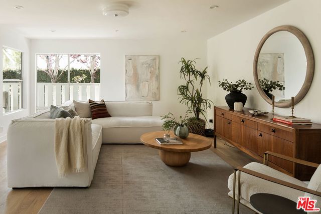 2222 5th St #102, Santa Monica, CA 90405