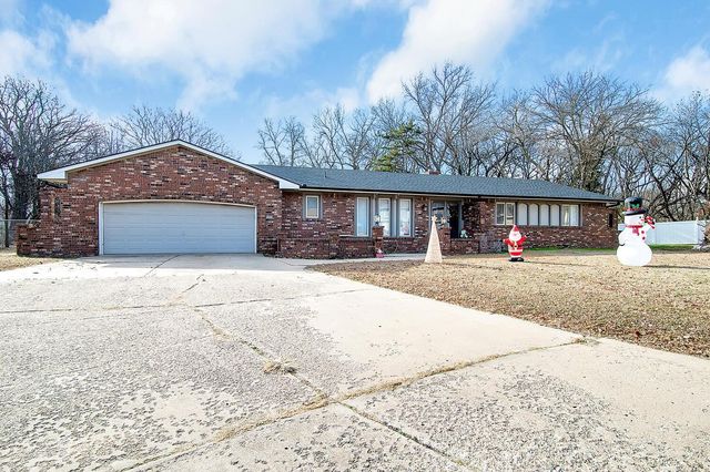 1223 E  Brook Forest Ct, Derby, KS 67037