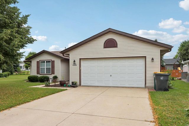 W200N16295 Pine DRIVE, Jackson, WI 53037