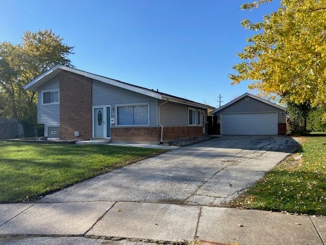 86 Water St, Park Forest, IL 60466