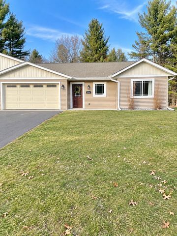 122-124 Hickory Ln, Eau Claire, WI 54703