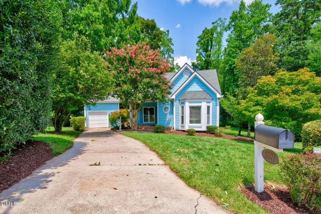 8121 Bluffridge Dr, Raleigh, NC 27615