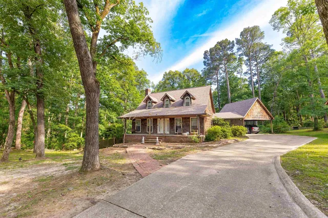 989 Quapaw St, Camden, AR 71701