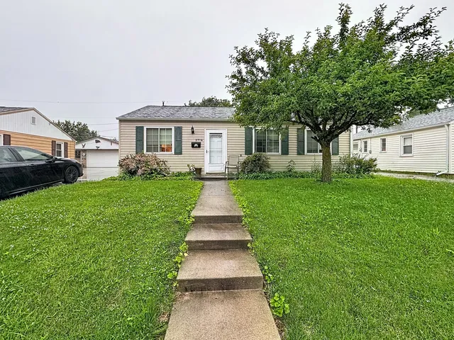 3714 13th Ave, Moline, IL 61265