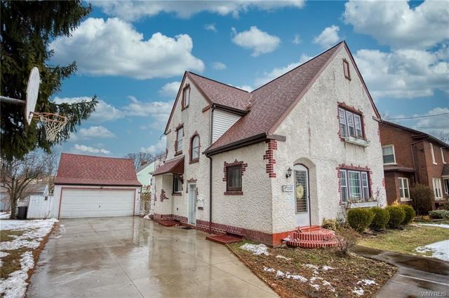 1122 Garrett Ave, Niagara Falls, NY 14305