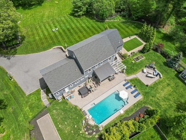 57 Candlewood Dr, Topsfield, MA 01983