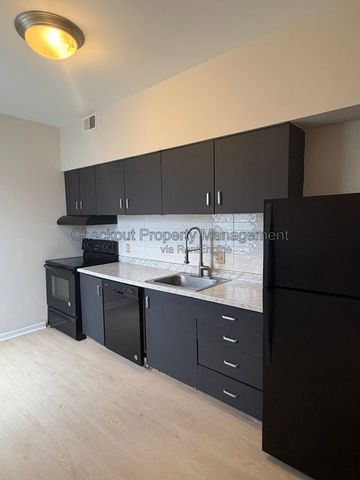 5531 Pershing Ave #32, Saint Louis, MO 63112