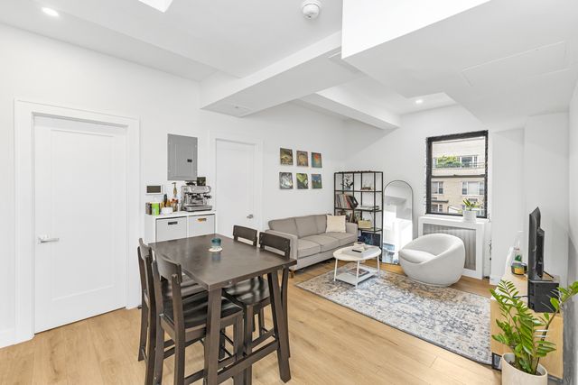 138 E  38th St #11A, New York, NY 10016