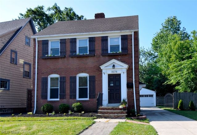 3574 Farland Rd, University Heights, OH 44118