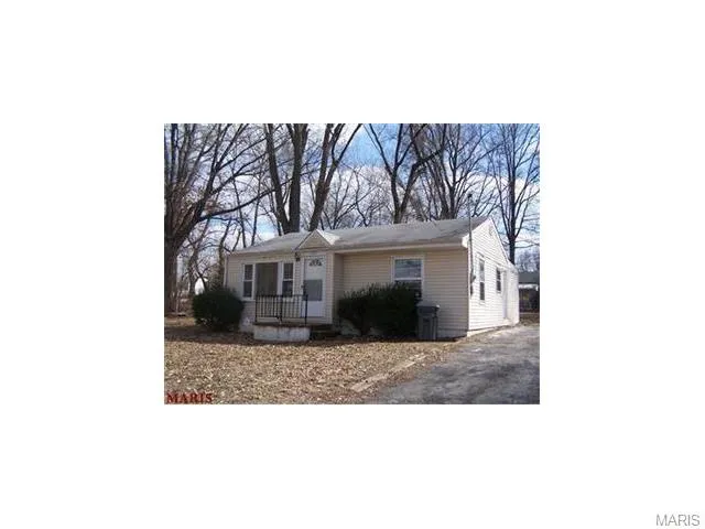 142 Anistasia Dr, Saint Louis, MO 63135