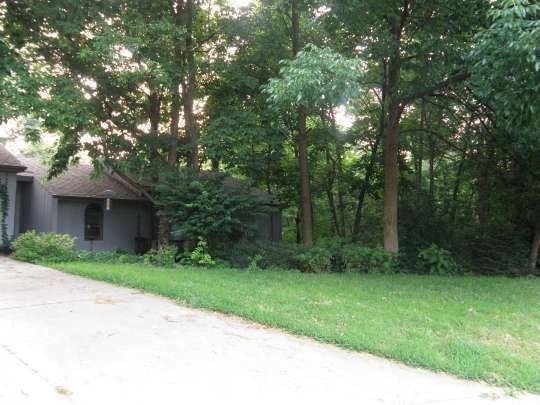 132 Barrett Dr, Swansea, IL 62226
