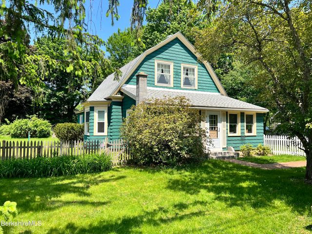 15 Grand Ave, Pittsfield, MA 01201