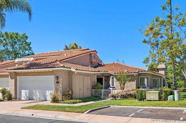12102 Royal Birkdale Row #A, San Diego, CA 92128
