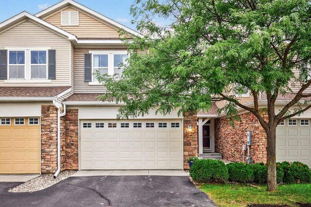 9450 Washington Cir, Chanhassen, MN 55317