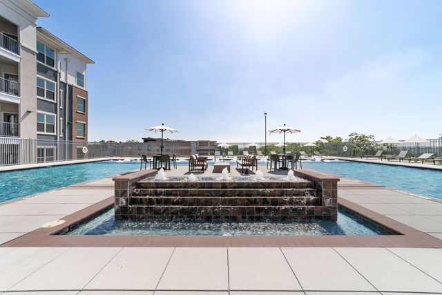 100 E  Main St #1208, Lewisville, TX 75057