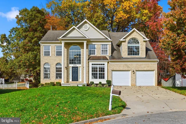 5704 Lyngate Ct, Lanham, MD 20706