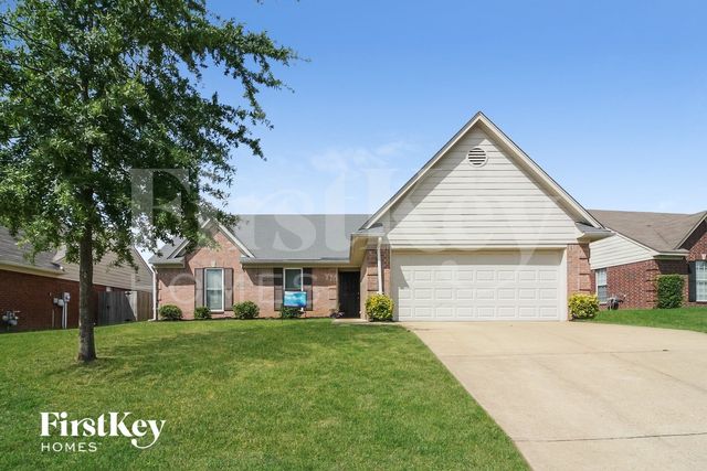 1836 Roy Dr, Southaven, MS 38671