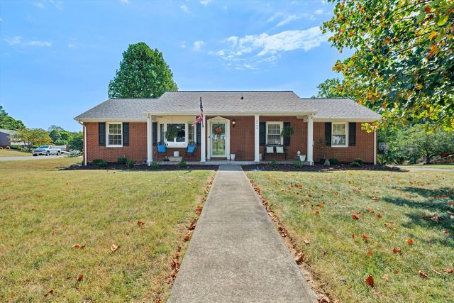 2200 Gloria Dr, Salem, VA 24153