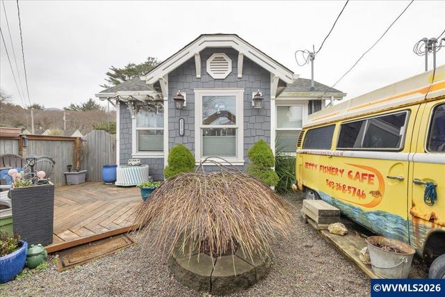 326 Highway 101 N, Rockaway Beach, OR 97136