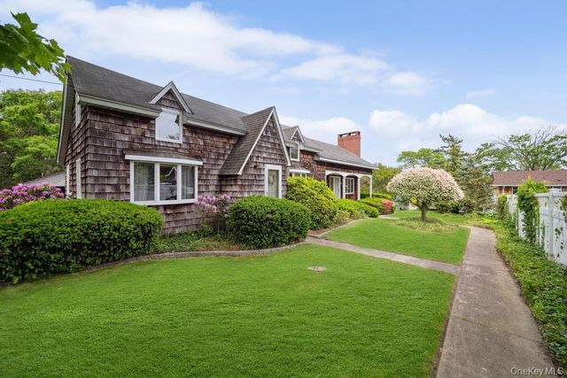 9 Lakeland Avenue, Patchogue, NY 11772