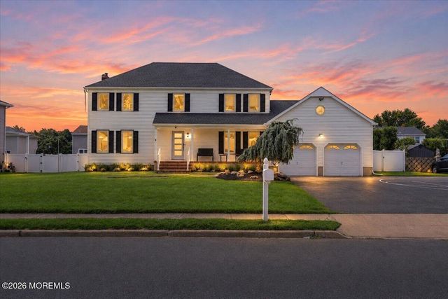 5 Ridge Road, West Long Branch, NJ 07764