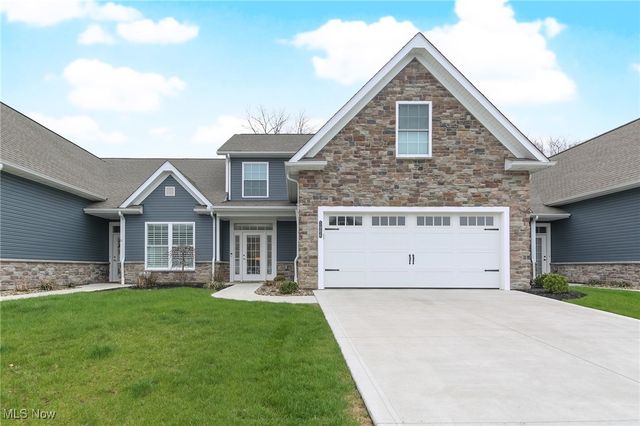 5966 Hawks Nest Cir NW, Canton, OH 44708