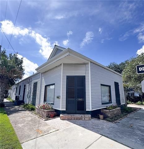 642 N  Hennessey St, New Orleans, LA 70119