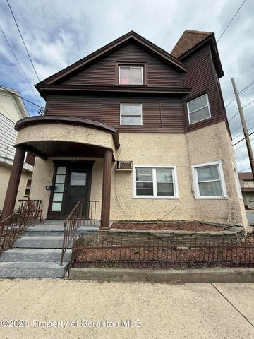 59 7th Ave, Carbondale, PA 18407