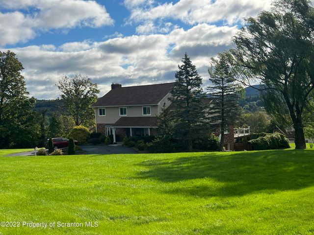 520 Fairview Rd, Clarks Summit, PA 18411