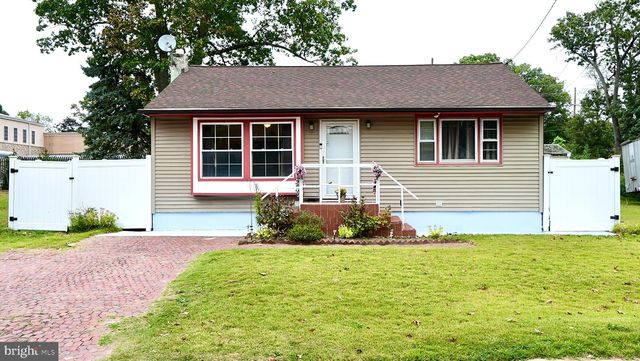 87 Oak Ave, Blackwood, NJ 08012