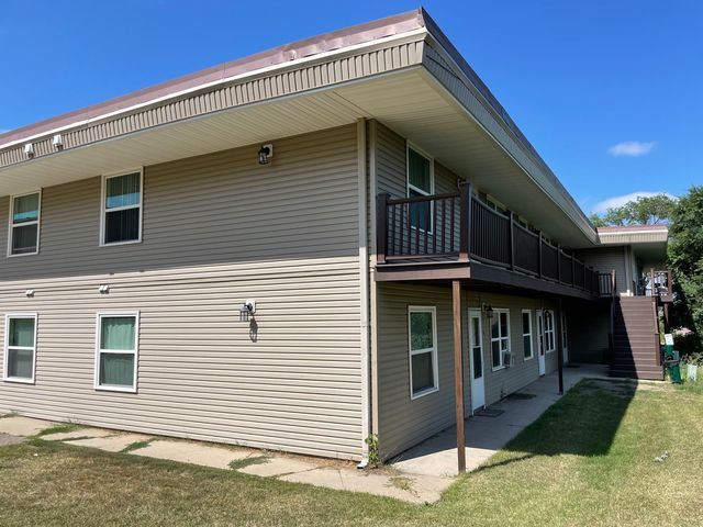 505 4th St NW #10, Minot, ND 58703