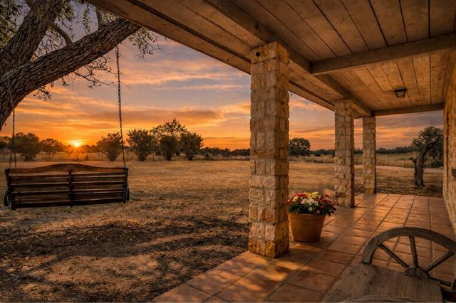 605 Old Pontotoc Rd, Mason, TX 76856