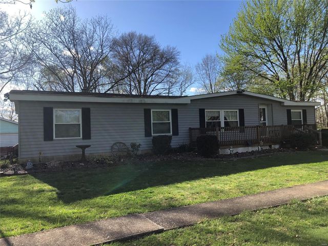 21509 Deer Trl, Carlyle, IL 62231