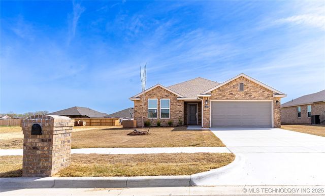 209 S  26th St, Collinsville, OK 74021
