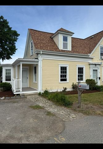 21 Pleasant St #8, Barnstable, MA 02630