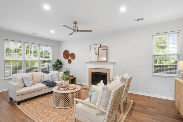 1880 Oleander Ct, Charleston, SC 29414