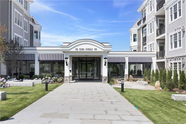 160 Park St   #204, New Canaan, CT 06840