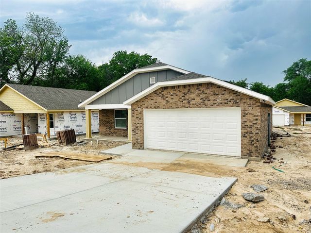 824 North St, Weatherford, TX 76086