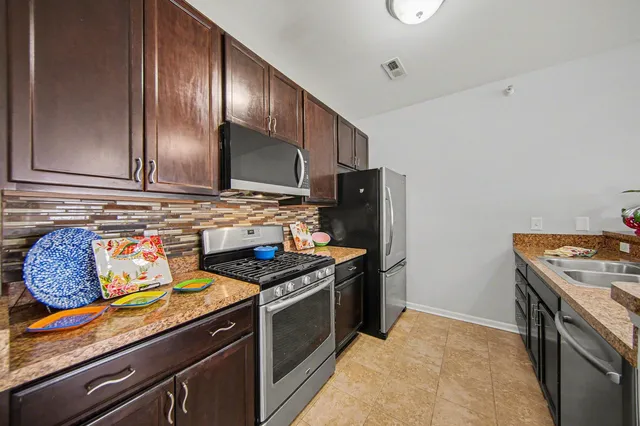 1016 W  Summerfield Glen Cir #87, Ann Arbor, MI 48103