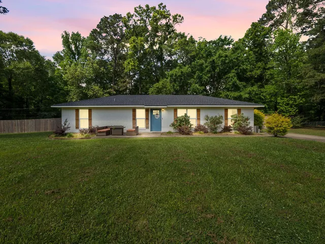 214 Lena Beth Dr, Leesville, LA 71446