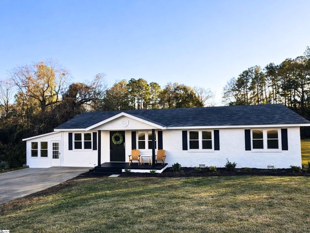 2020 Bolt Dr, Anderson, SC 29621